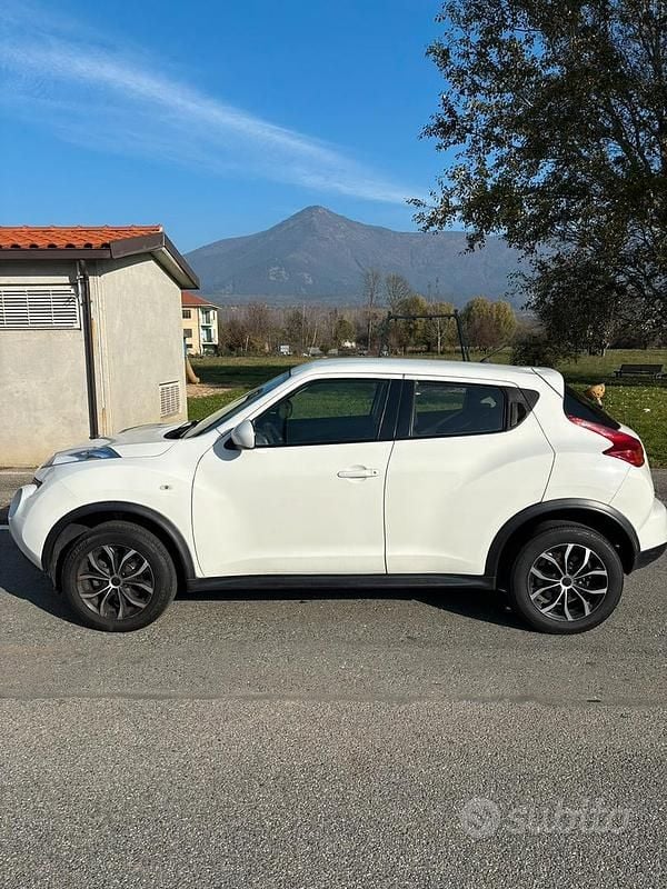 Usata Nissan Juke Tekna 117 CV (86 kW) 2010 Bianco SUV