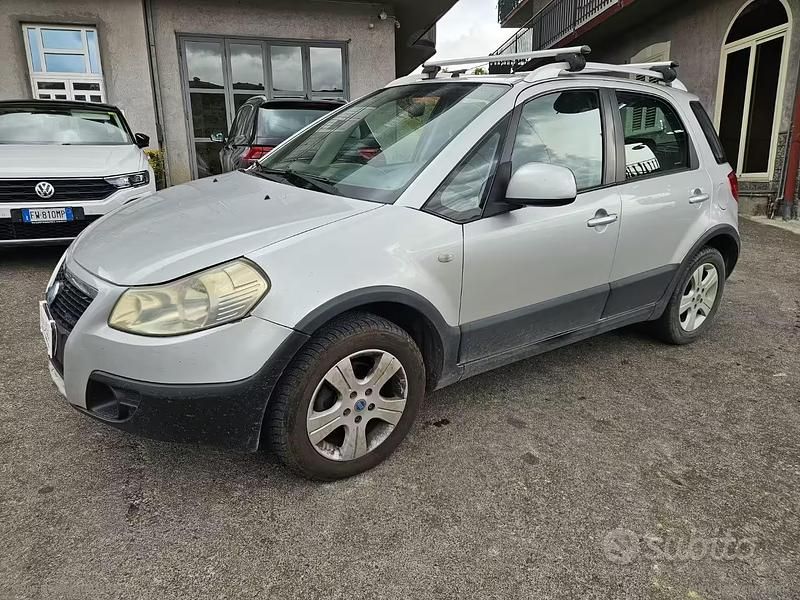 Usata Fiat Sedici Emotion 119 CV (87 kW) 2006 Argento SUV