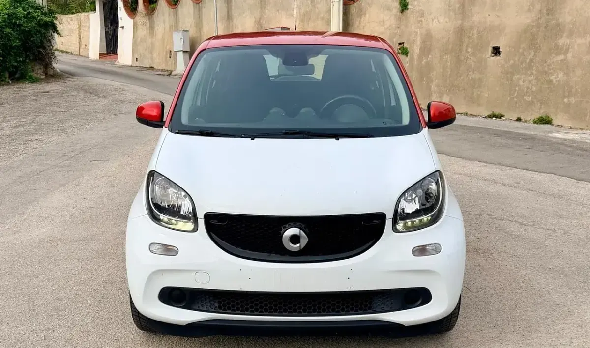 Usata Smart ForFour 71 CV (52 kW) 2016 Bianco Utilitaria