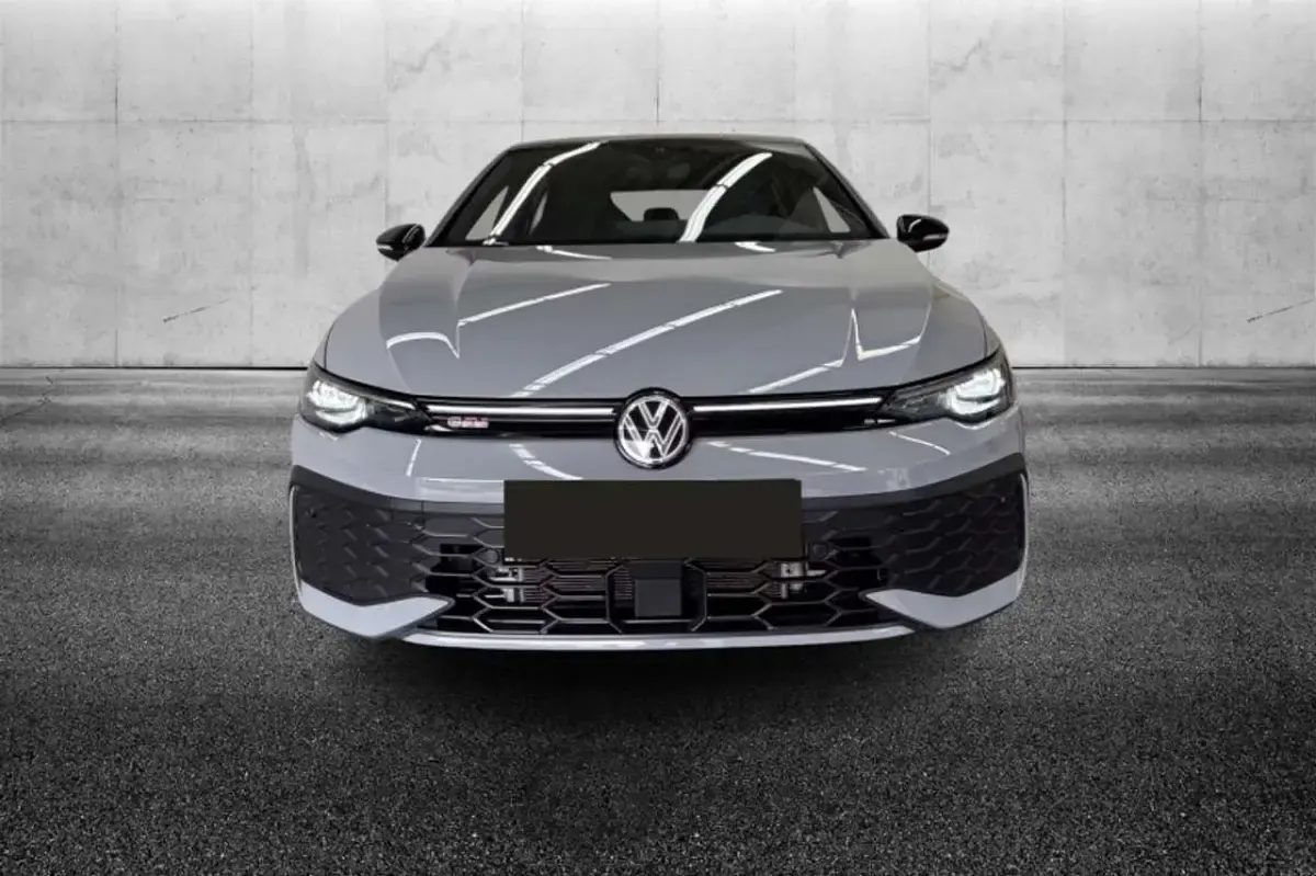 Usata VW Golf VIII GTI 265 CV (194 kW) 2024 Grigio Berlina