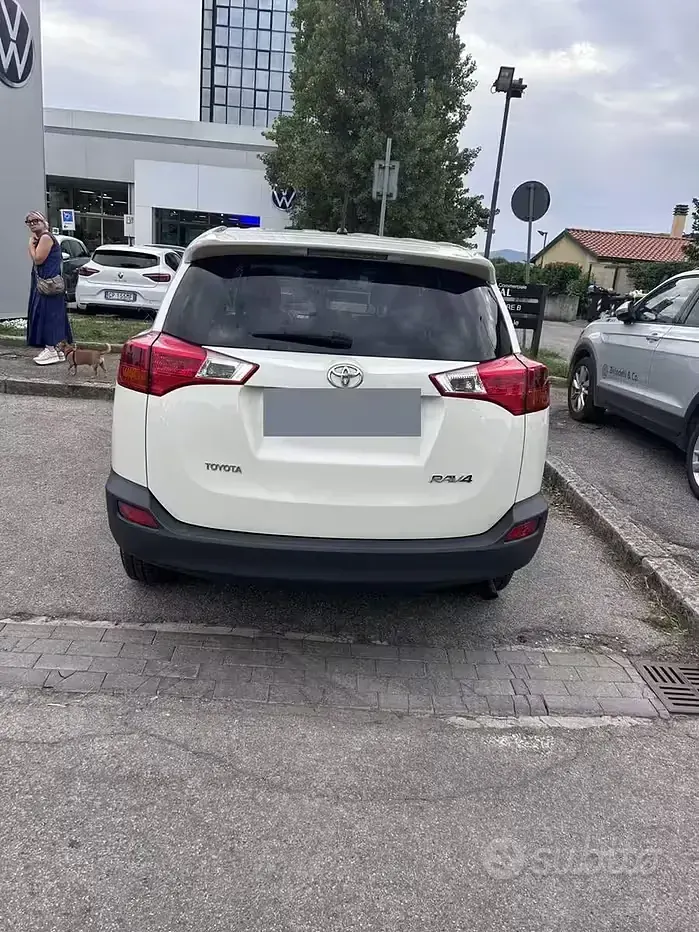 Usata Toyota RAV4 Active 124 CV (91 kW) 2013 Bianco SUV