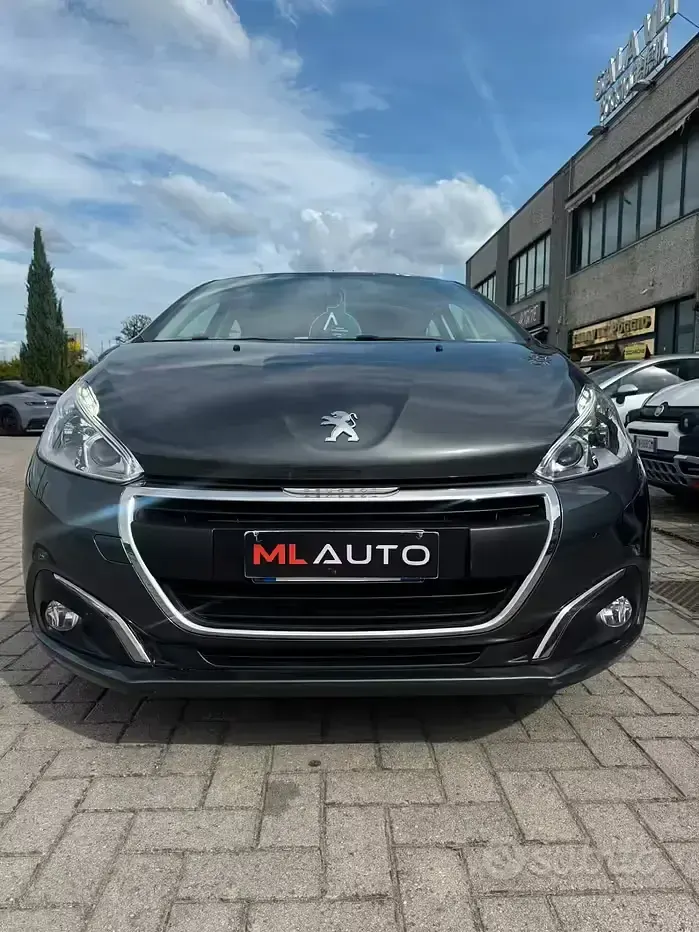 Usata Peugeot 208 Allure 82 CV (60 kW) 2017 Grigio Utilitaria