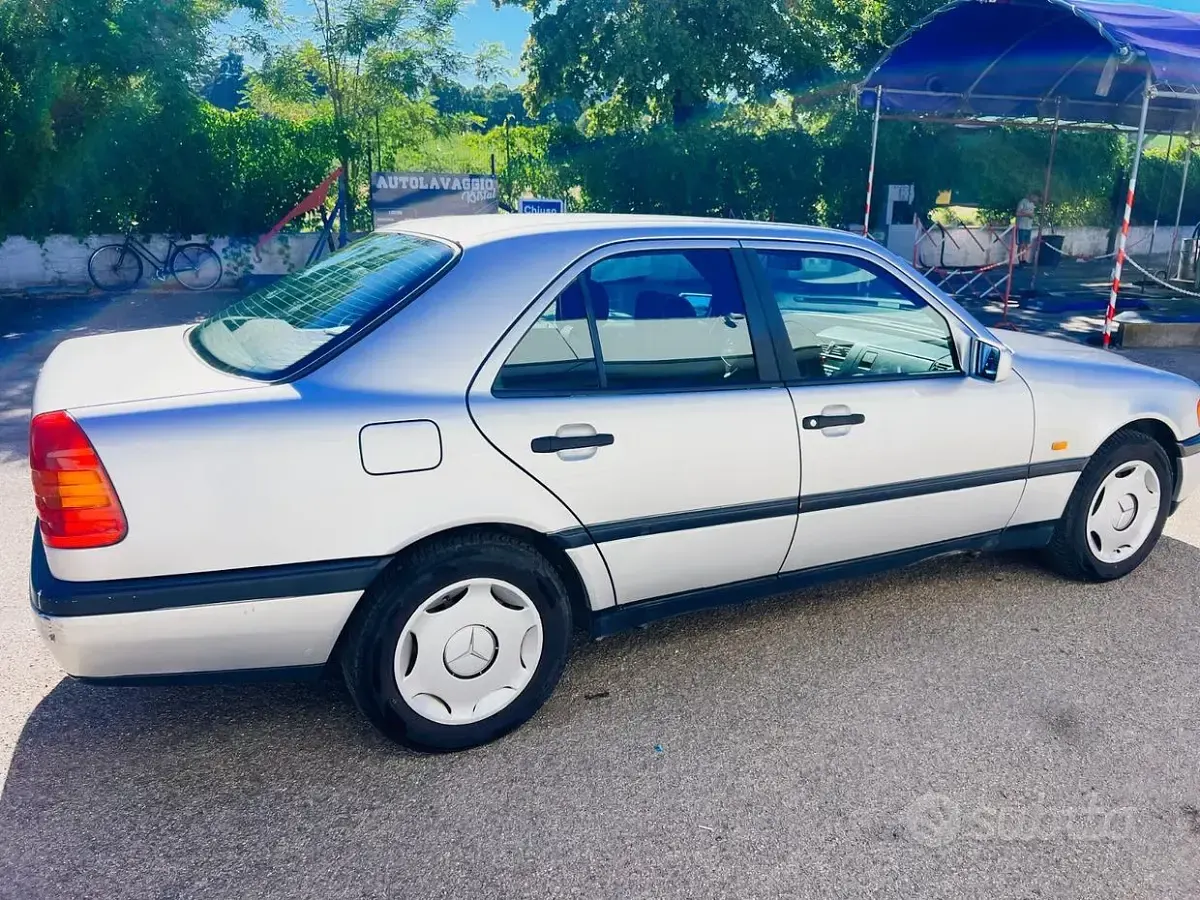 Usata Mercedes 180 136 CV (100 kW) 1995 Berlina