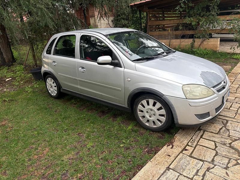 Usata Opel Corsa 65 CV (47 kW) 2003 Grigio Utilitaria