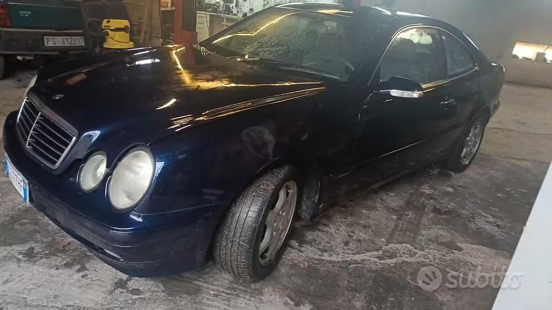 Usata Mercedes CLK200 163 CV (119 kW) 2001 Blu Coupé