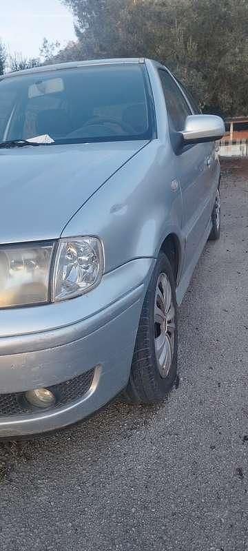 Usata 2001 VW Polo Tre volumi | 1000 € (Buon prezzo) - Immagine 1/4