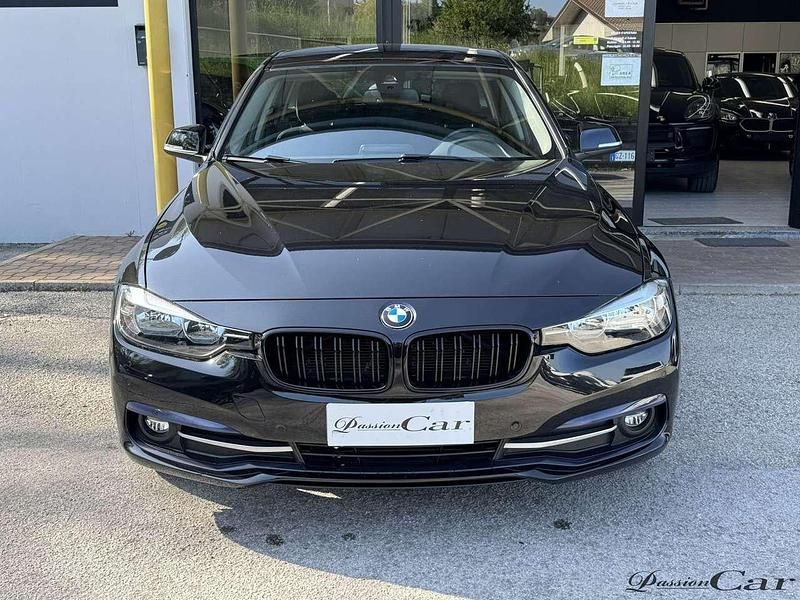 Usata BMW 320 Sport Line 190 CV (139 kW) 2019 Nero Station wagon