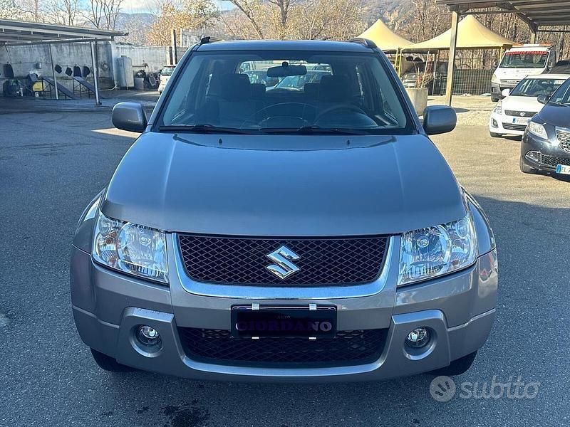 Usata Suzuki Grand Vitara 129 CV (94 kW) 2007 Grigio SUV