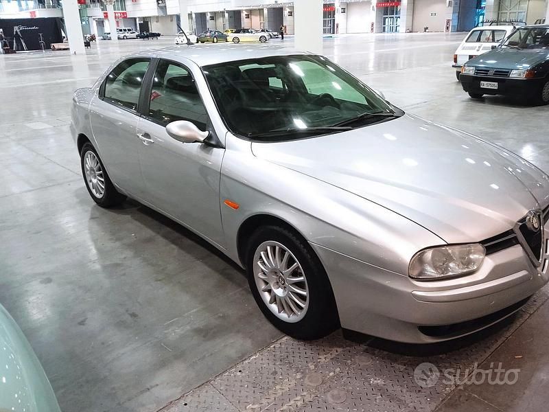 Usata Alfa Romeo 156 Distinctive 165 CV (121 kW) 2002 Grigio Berlina