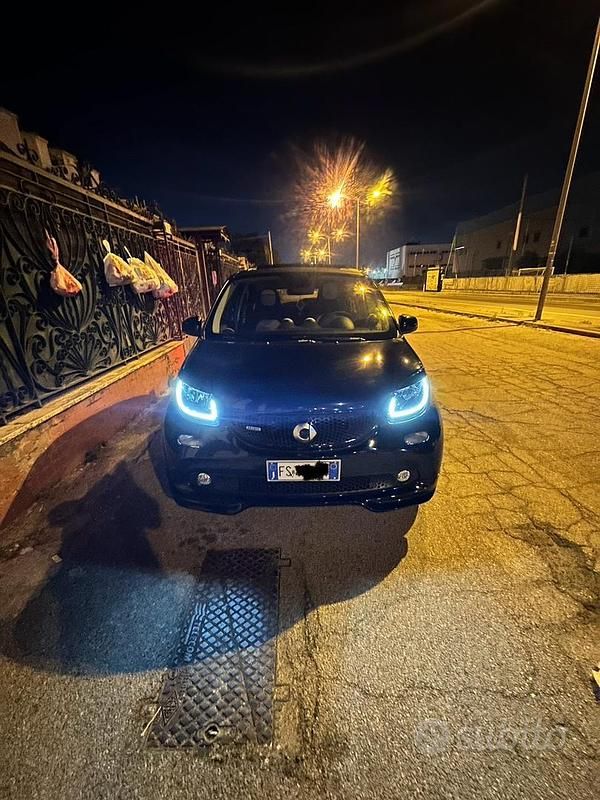 Usata Smart ForFour 71 CV (52 kW) 2018 Nero Utilitaria