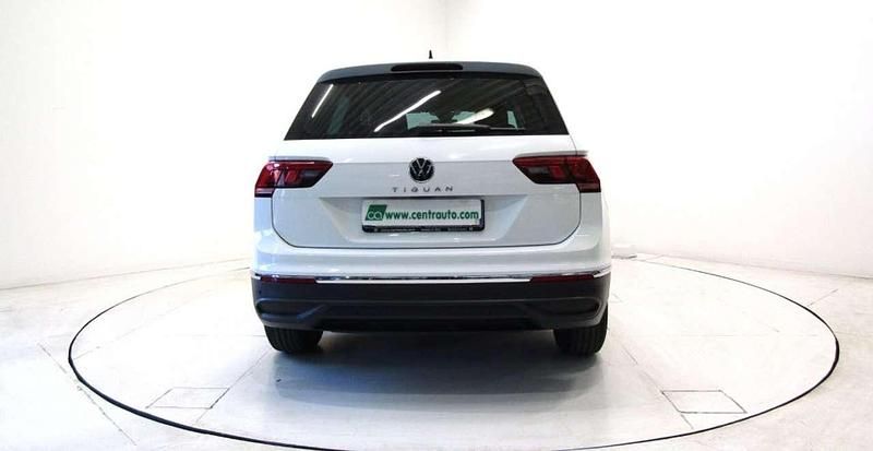 Usata VW Tiguan Life 150 CV (110 kW) 2021 Bianco SUV