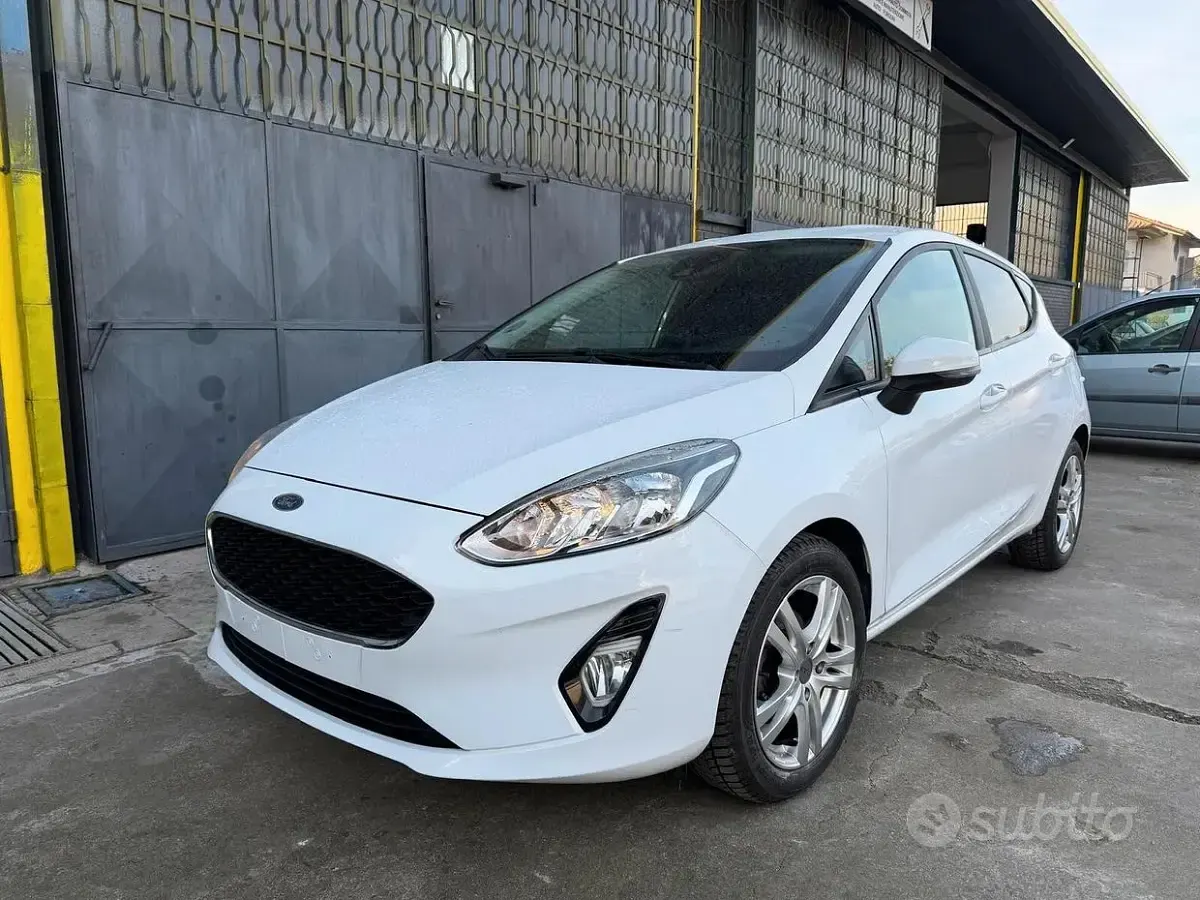 Usata Ford Fiesta Titanium 60 CV (44 kW) 2017 Bianco Utilitaria