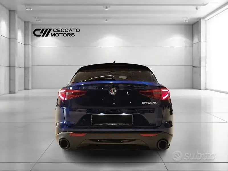 Usado Alfa Romeo Stelvio Business 160 CV (117 kW) 2020 Azul SUV