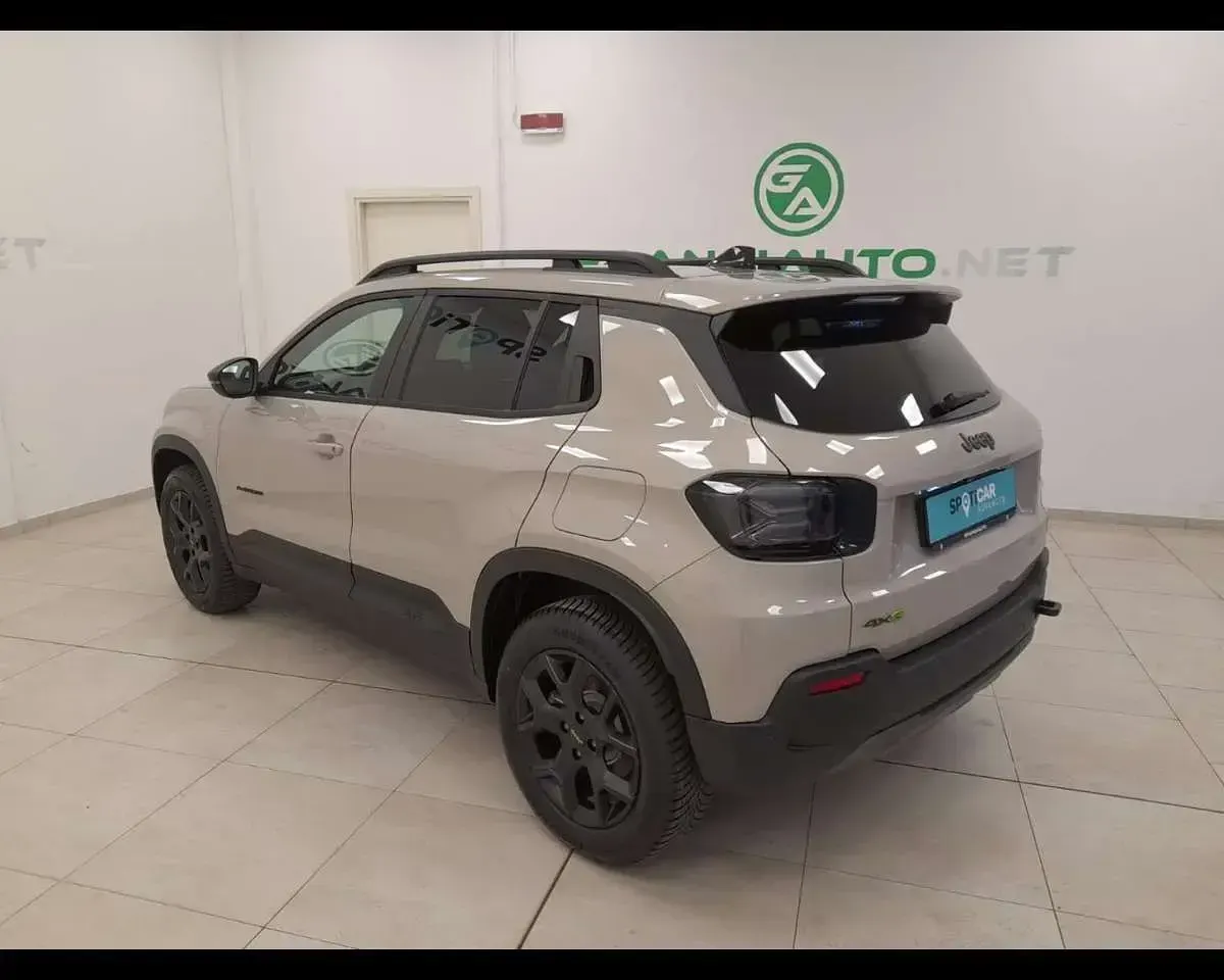 Nuova Jeep Avenger Overland 145 CV (106 kW) 2026 Grigio SUV