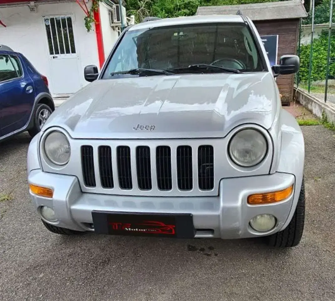 Usata Jeep Cherokee Limited 211 CV (155 kW) 2004 Argento SUV