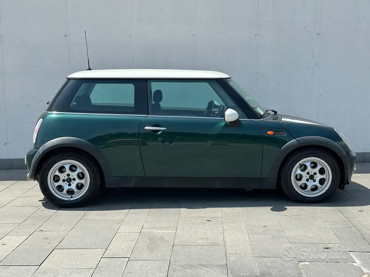 Usata Mini Cooper 116 CV (85 kW) 2003 Verde Utilitaria
