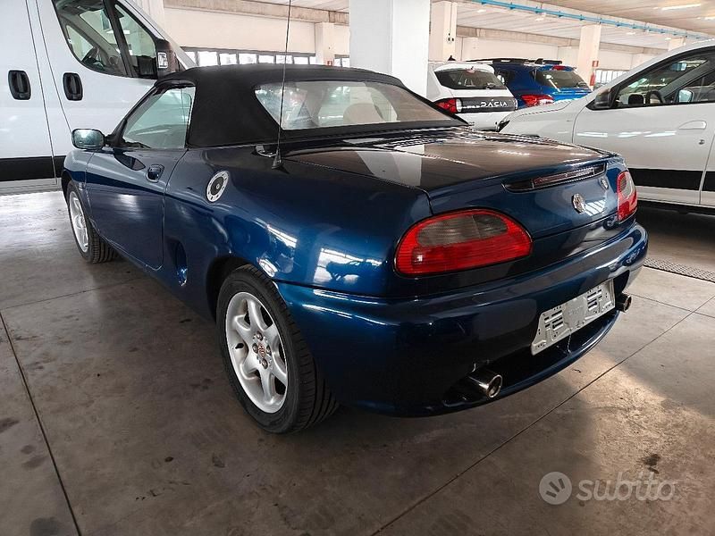 Usata MG F 120 CV (88 kW) 1999 Blu Cabrio