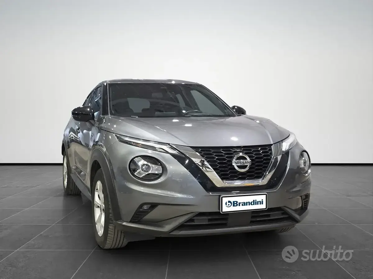Usata Nissan Juke N-Connecta 114 CV (83 kW) 2022 Grigio piombo SUV