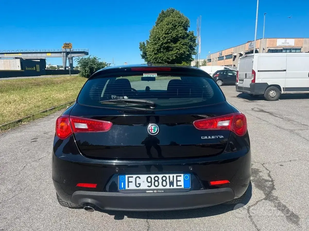 Usata Alfa Romeo Giulietta Super 120 CV (88 kW) 2017 Nero Utilitaria