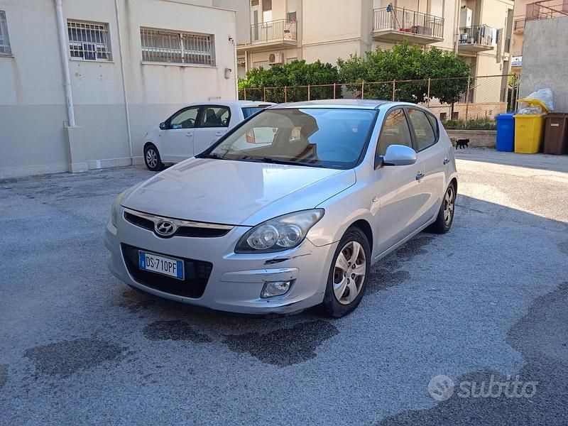 Usata Hyundai i30 109 CV (80 kW) 2009 Grigio Berlina