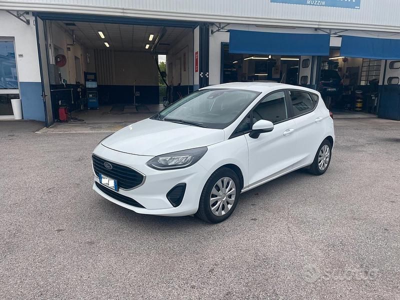 Bianco Usata 2022 Ford Fiesta Business Edition Tre volumi | 10.150 € (Ottimo prezzo) - Immagine 1/4