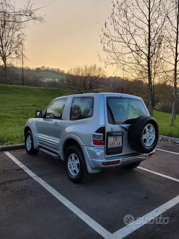 Usata Mitsubishi Pajero 2000 Grigio SUV