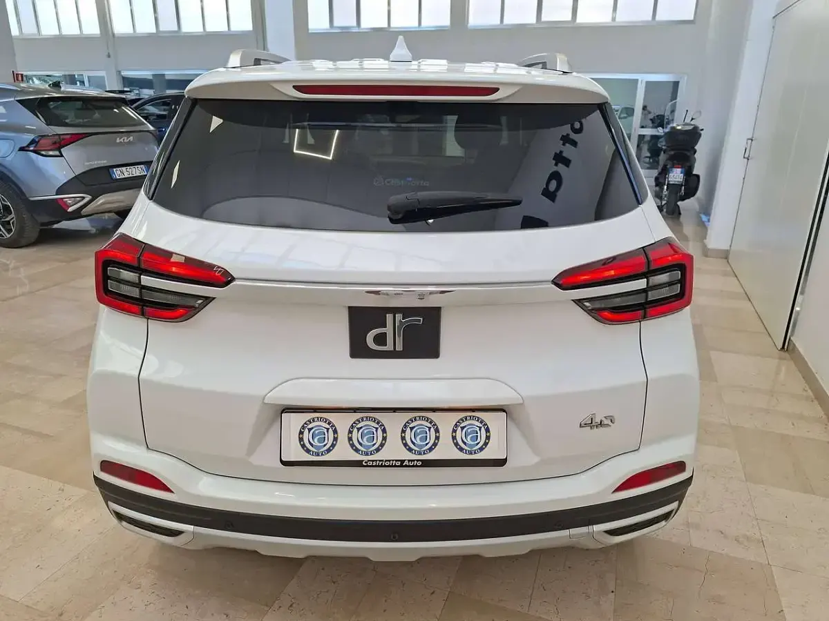 Usata DR DR 4.0 114 CV (83 kW) 2022 Bianco SUV