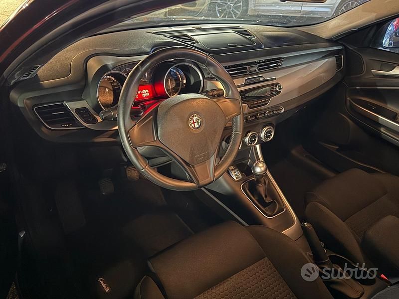 Usata Alfa Romeo Giulietta Distinctive 120 CV (88 kW) 2013 Nero Berlina