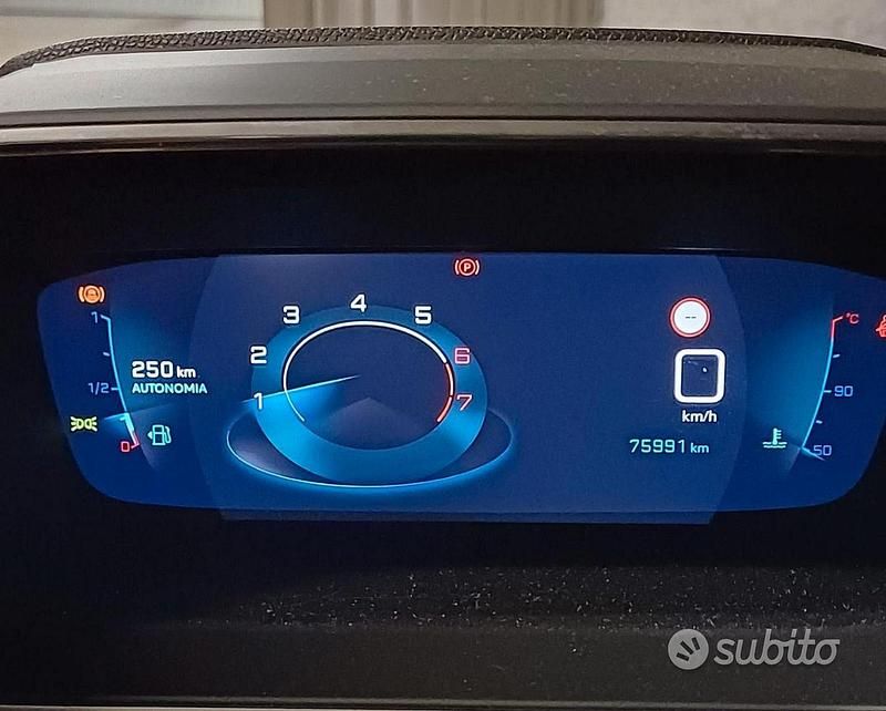 Usata Peugeot 208 Allure 101 CV (74 kW) 2021 Blu Utilitaria