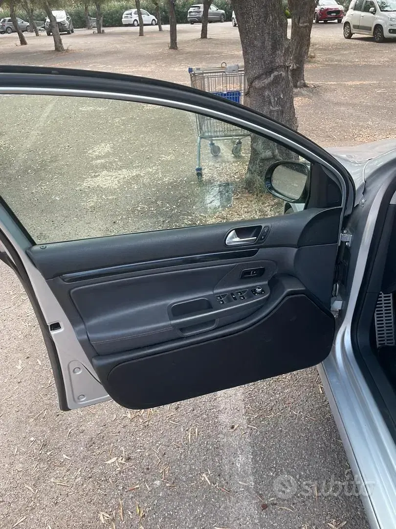Begagnad VW Golf VI GT 140 HK (102 kW) 2008 Grå Halvkombi