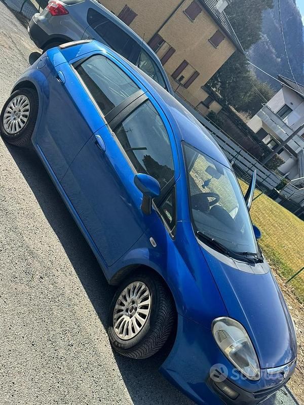 Usata Fiat Punto Evo 75 CV (55 kW) 2009 Blu Utilitaria