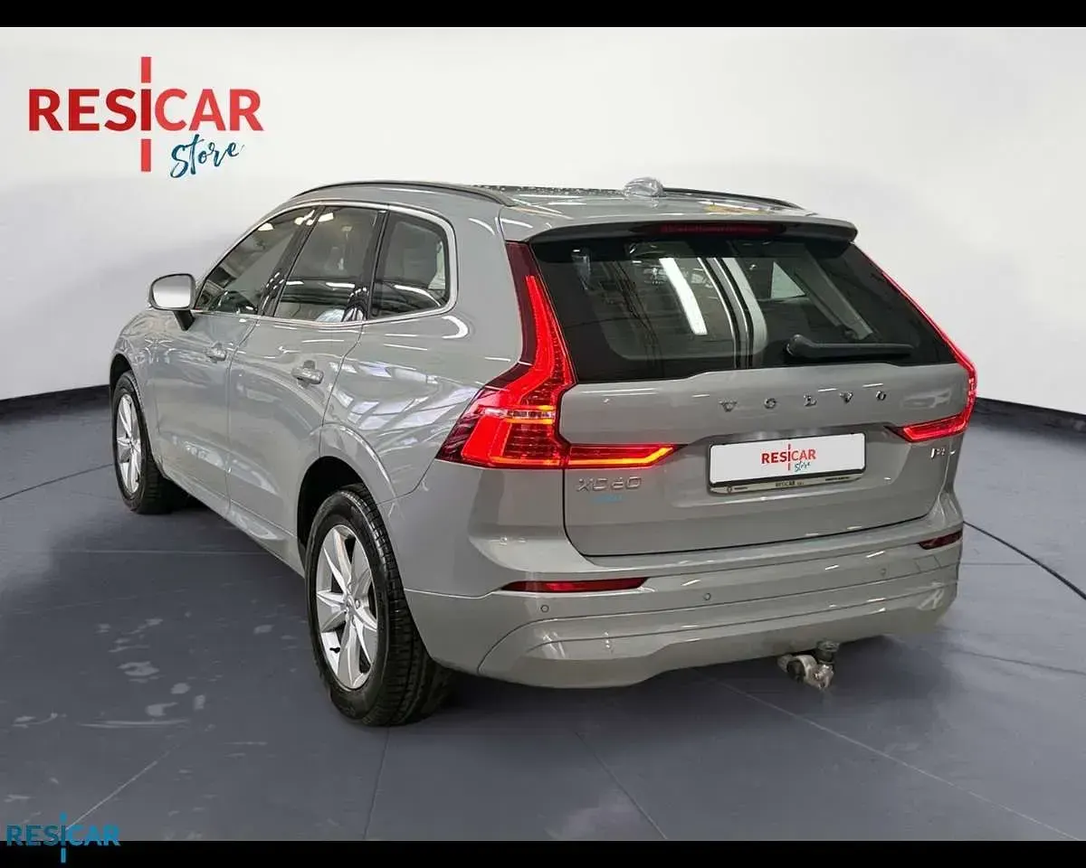 Usata Volvo XC60 Core 197 CV (144 kW) 2023 Ceramic grey SUV