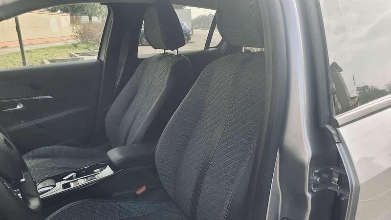 Usata Peugeot 208 Allure 101 CV (74 kW) 2024 Grigio Utilitaria