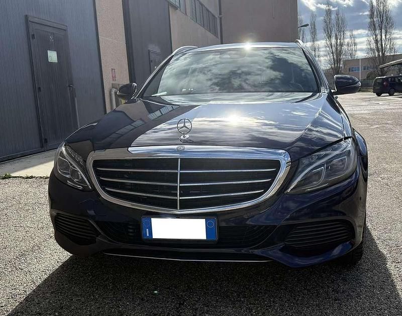Usata Mercedes C220 Exclusive 170 CV (125 kW) 2017 Blu/azzurro Station wagon