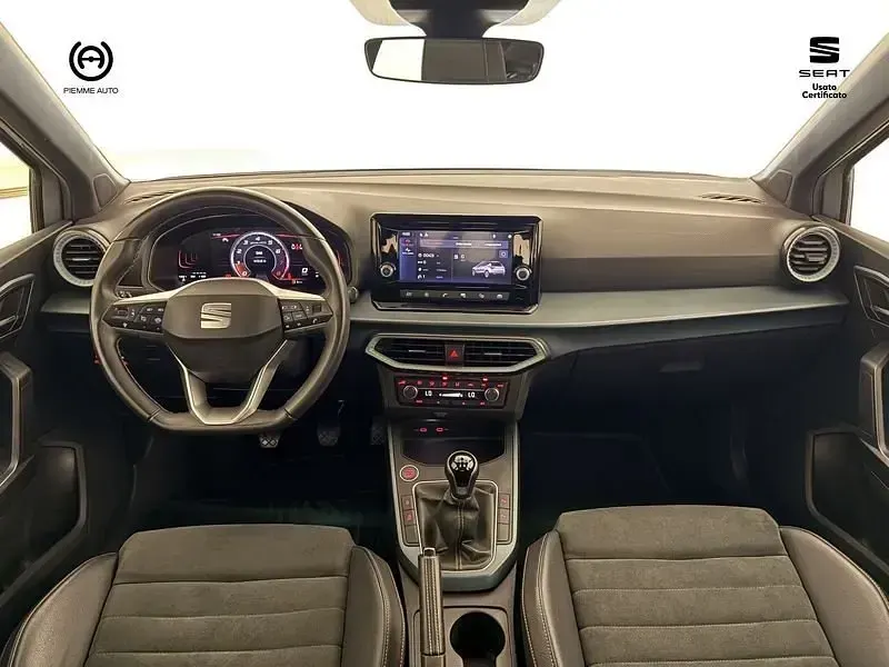 Usata Seat Arona Xperience 110 CV (80 kW) 2023 Argento tetto nero SUV