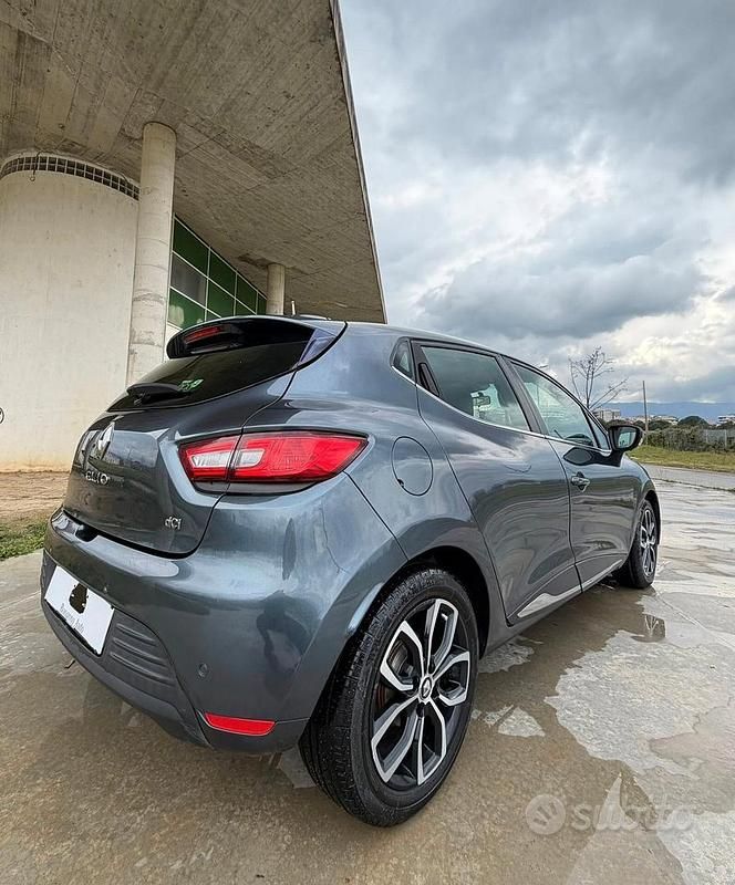 Usata Renault Clio IV Intens 75 CV (55 kW) 2017 Blu Berlina