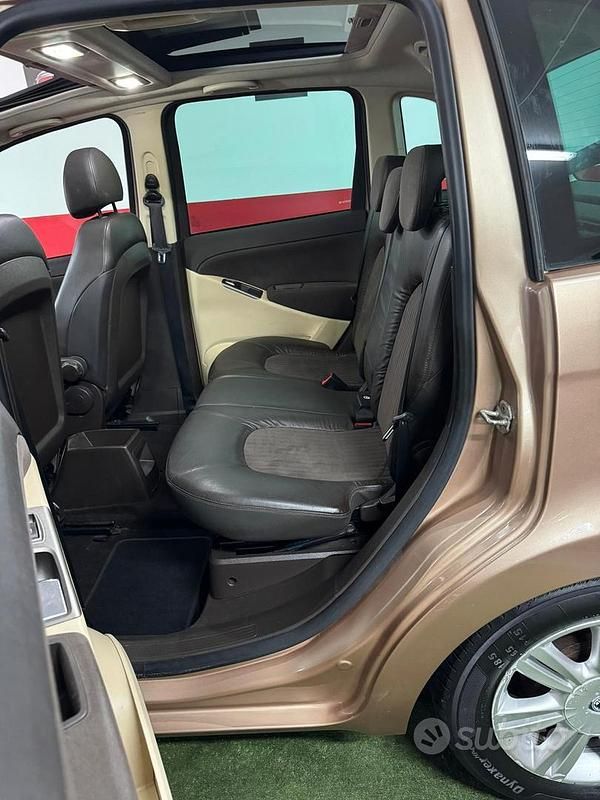 Usata Lancia Musa 95 CV (69 kW) 2007 Bianco Monovolume