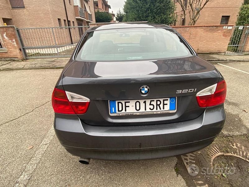 Usata BMW 320 170 CV (125 kW) 2007 Grigio Berlina