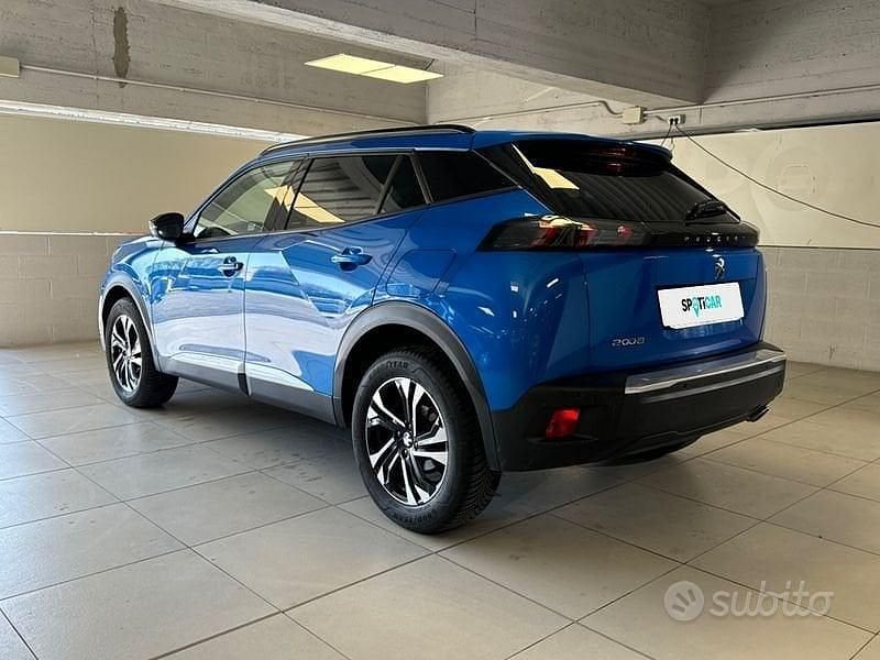 Usata Peugeot 2008 Allure 131 CV (96 kW) 2023 Blu SUV