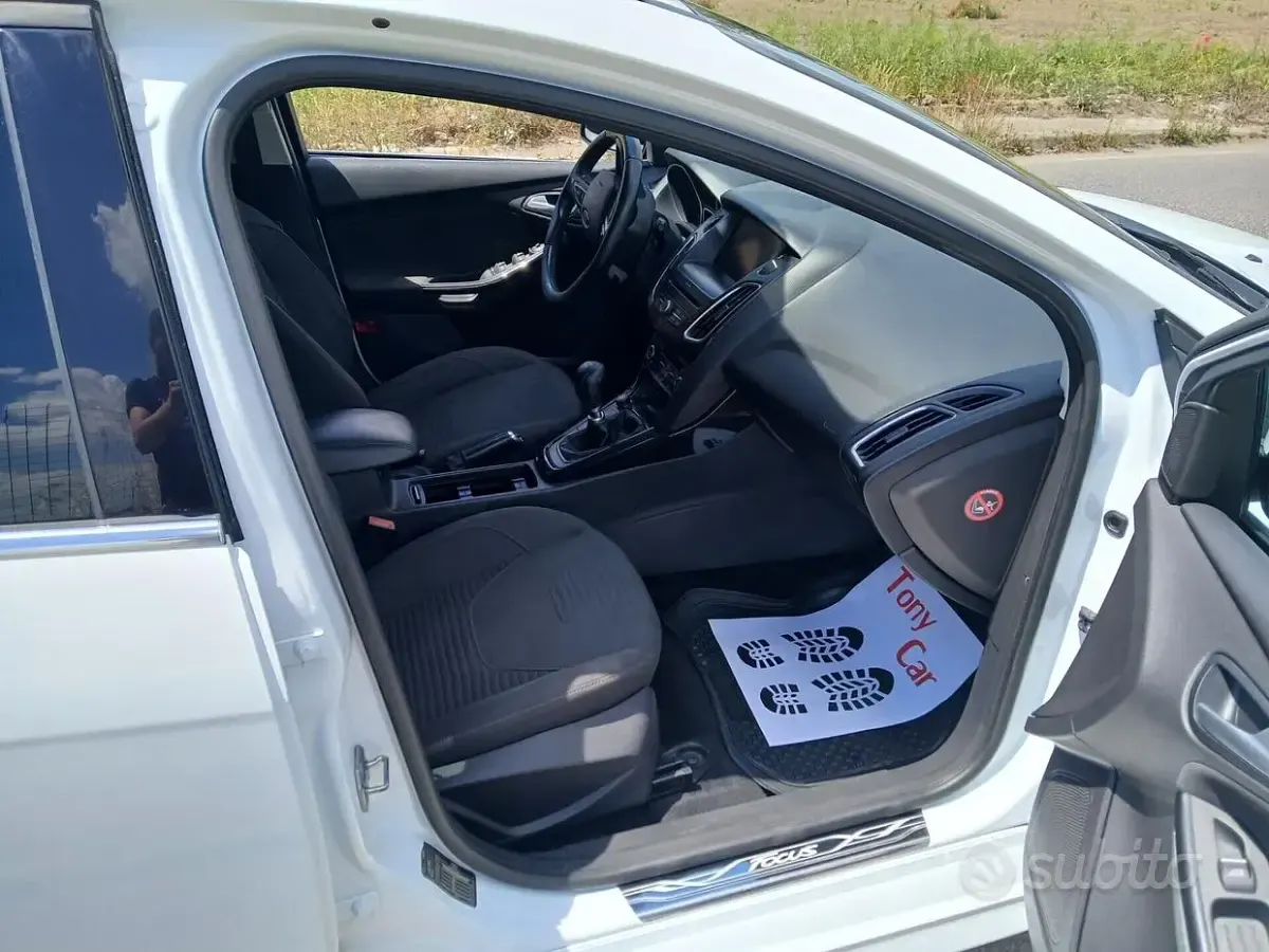 Usata Ford Focus ST-Line 120 CV (88 kW) 2017 Bianco Berlina