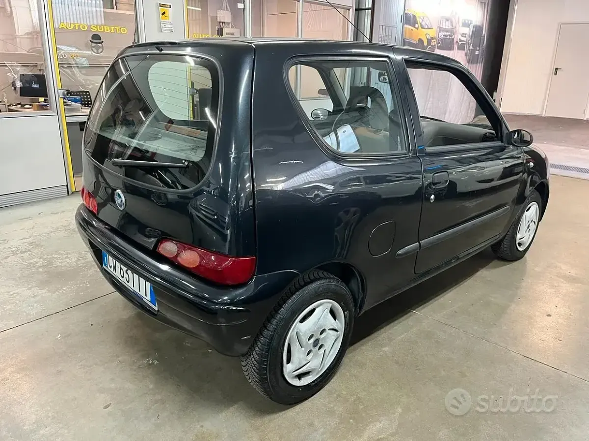 Usata Fiat 600 54 CV (39 kW) 2005 Nero Utilitaria