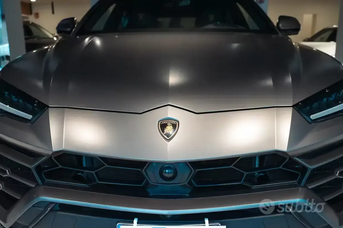 Usata Lamborghini Urus 650 CV (478 kW) 2022 Grigio SUV