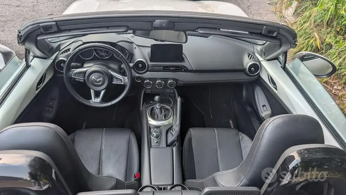 Usata Mazda MX5 Exclusive-Line 132 CV (97 kW) 2023 Bianco Cabrio
