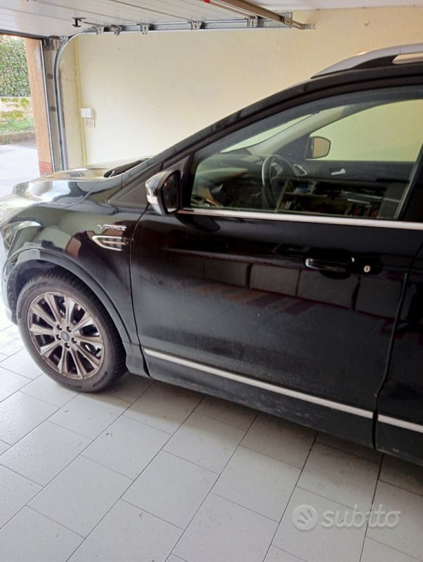 Nero Usata 2019 Ford Kuga Vignale SUV | 16.000 € (Buon prezzo) - Immagine 1/4