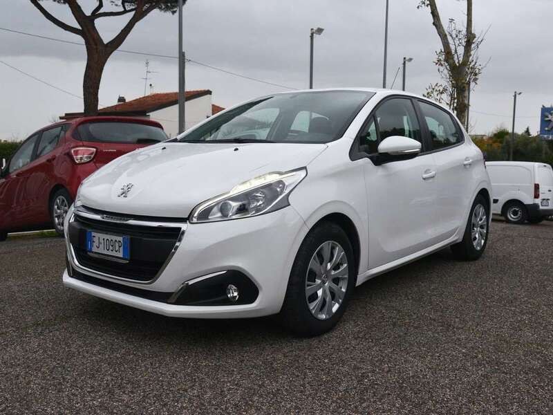 Auto PEUGEOT 208 5p 1.2 puretech active 82cv Usata 4128144 Albano Laziale  Velletri