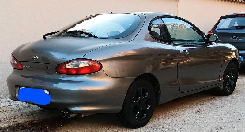 Usata Hyundai Coupé 114 CV (83 kW) 1997 Grigio Coupé
