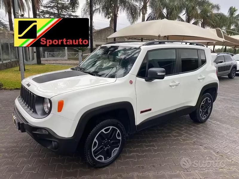 Usata Jeep Renegade Trailhawk 170 CV (125 kW) 2016 Bianco SUV