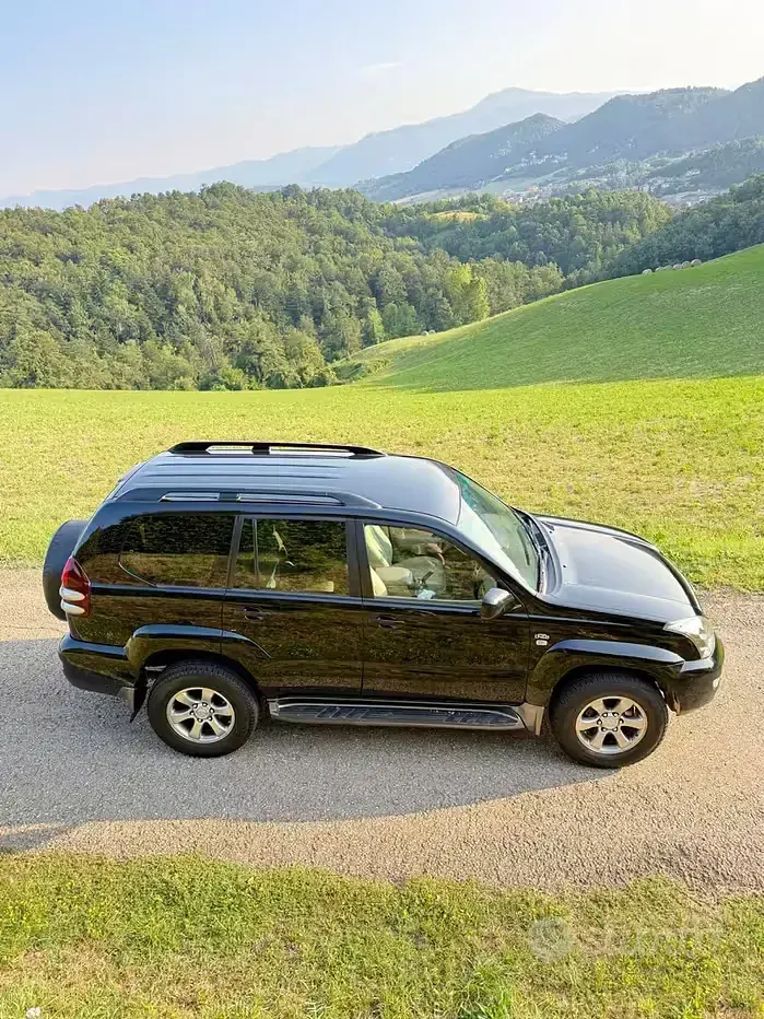 Usata Toyota Land Cruiser Executive 173 CV (127 kW) 2008 Nero SUV