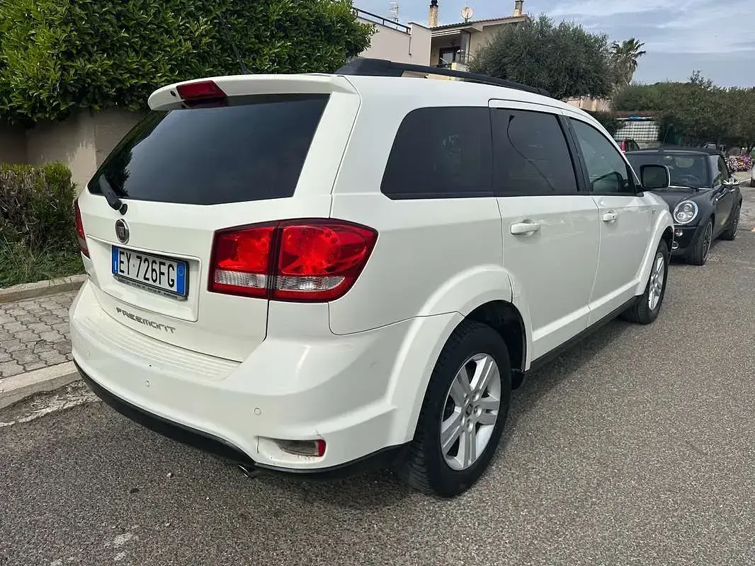 Usata Fiat Freemont Lounge 170 CV (125 kW) 2015 Bianco SUV