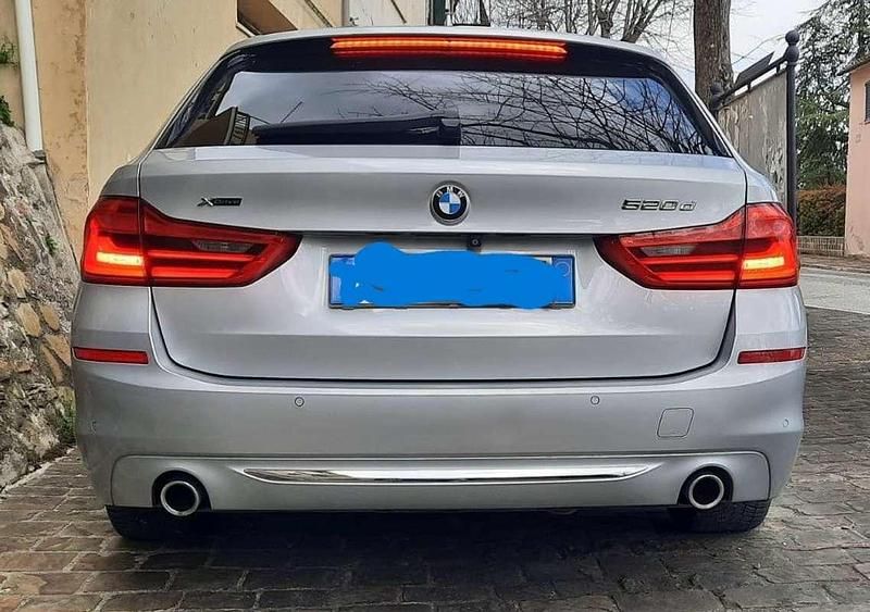 Usata BMW 520 Luxury Line 190 CV (139 kW) 2018 Argento Station wagon